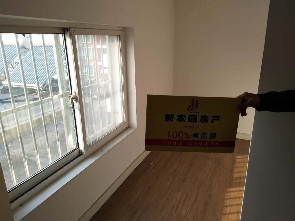 天安花园 4室1厅2卫 198m&sup2;