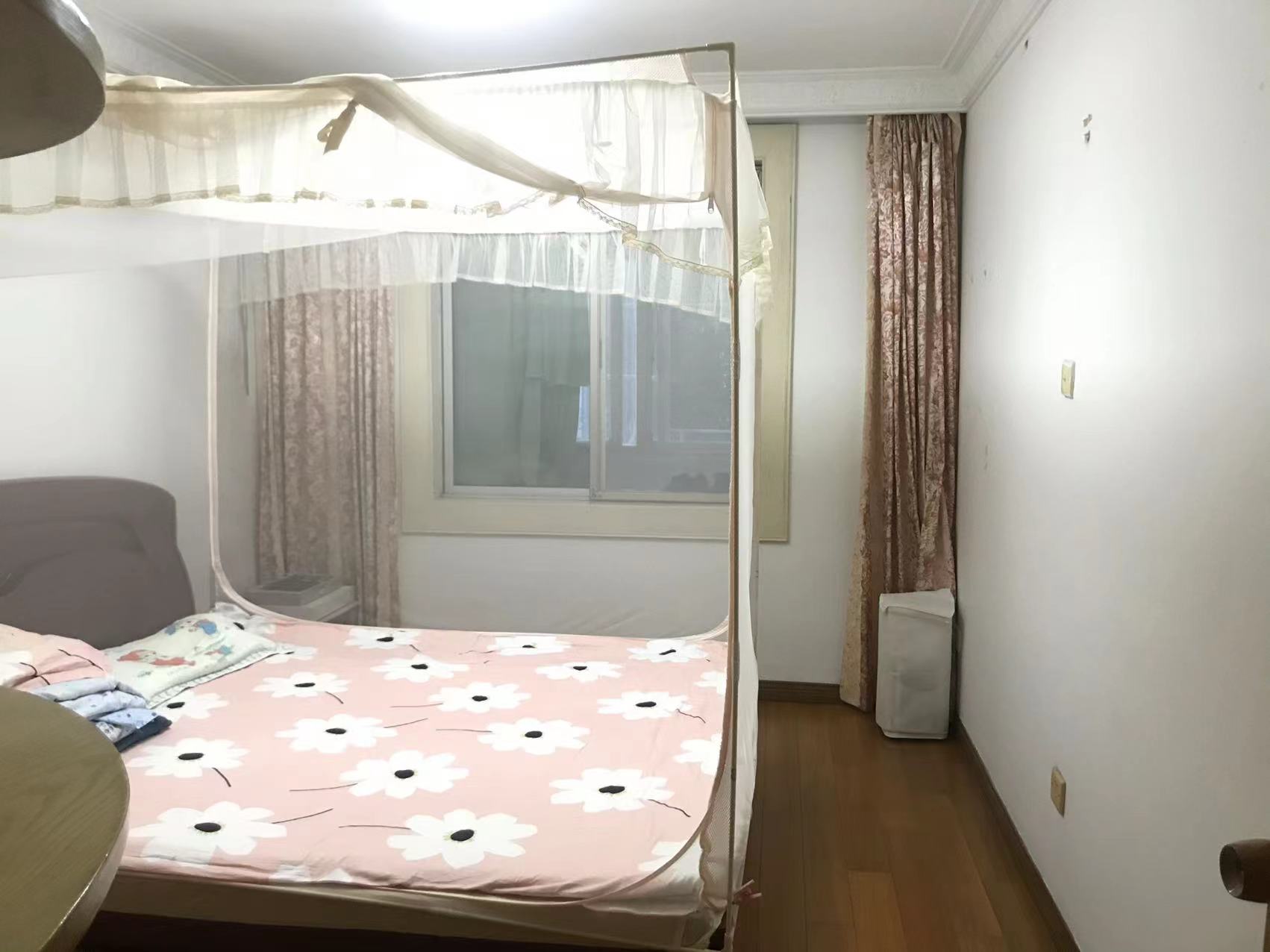 富贵园 4室3厅2卫 120.00m&sup2;