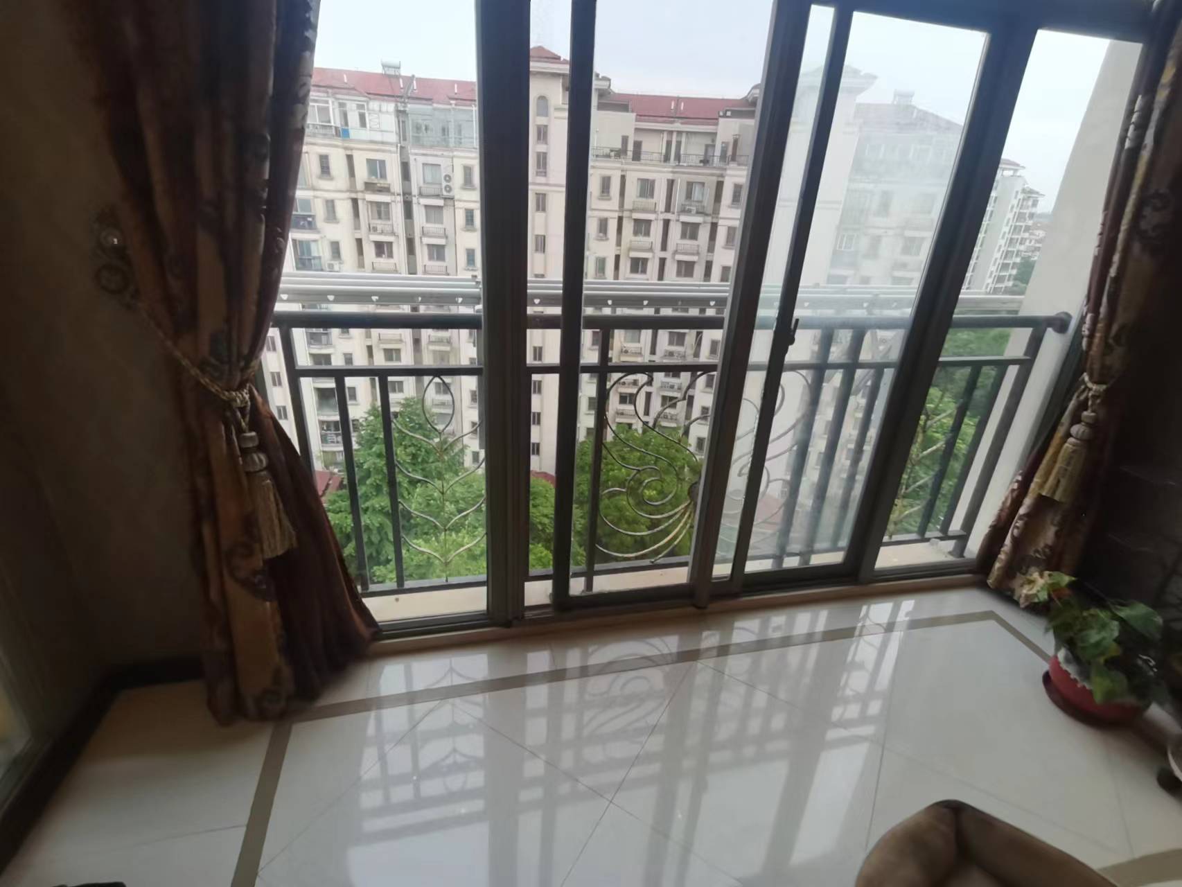 优山美地花园南区 3室2厅2卫 173.00m&sup2;