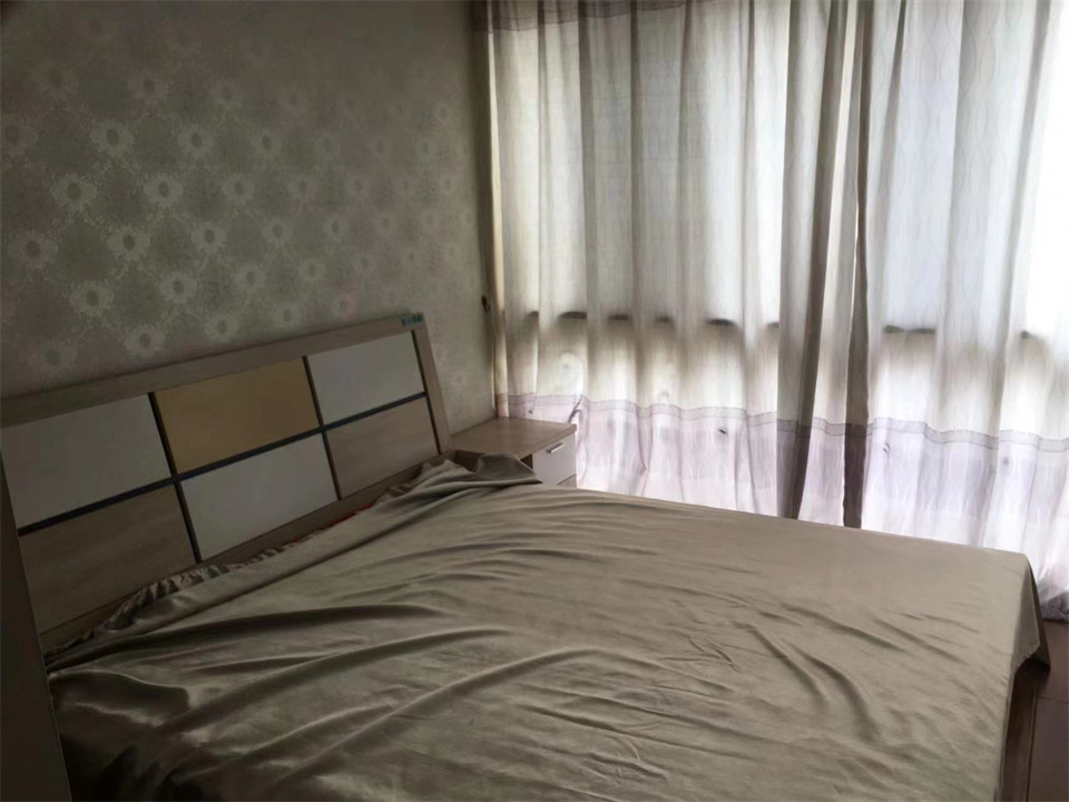 华强城 3室2厅2卫 117m&sup2;