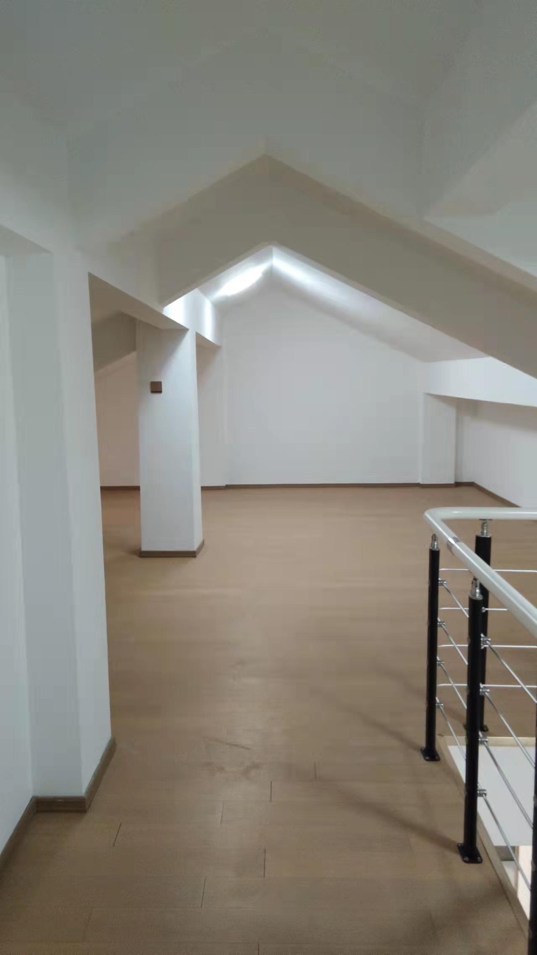 世家花园 4室3厅1卫 119m²