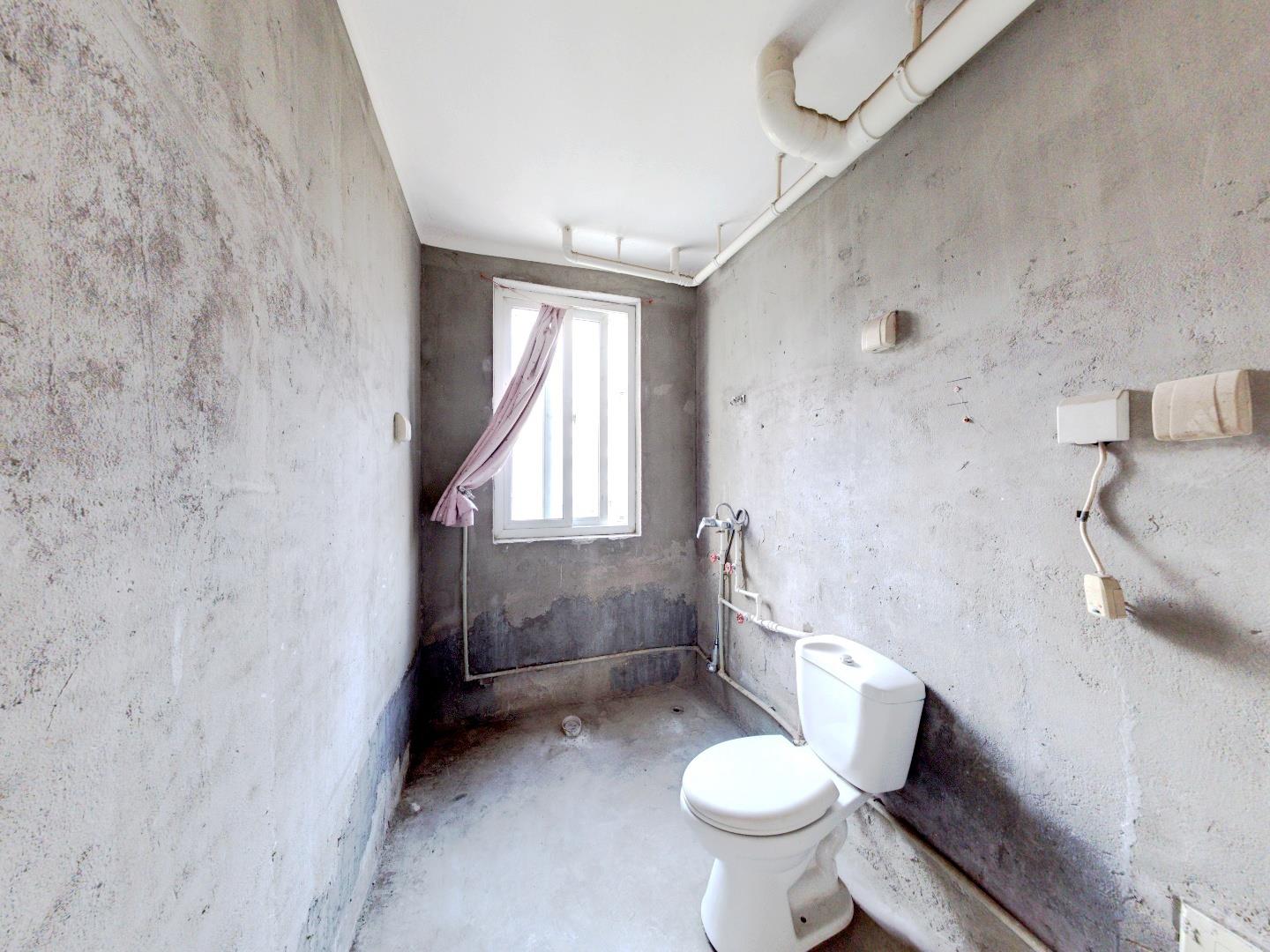 新苑华庭 1室1厅1卫 58.00m&sup2;