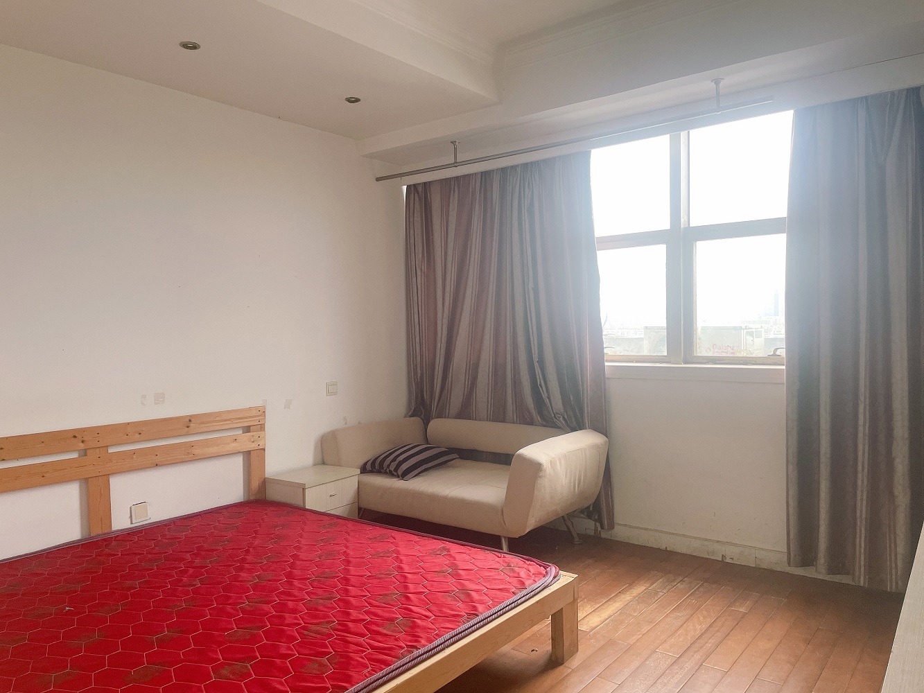 王府大厦 1室1厅1卫 69.5m&sup2;