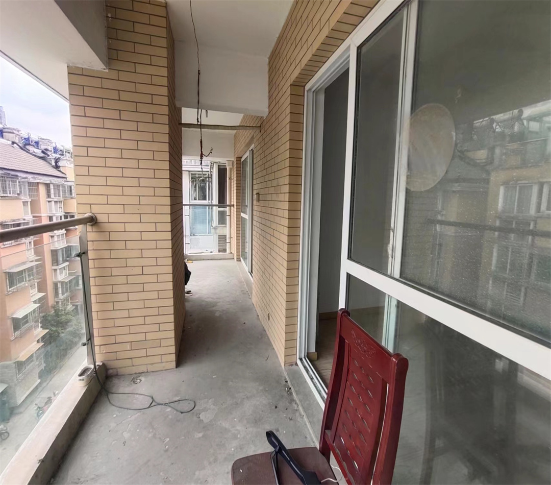 东大城市花园 3室2厅1卫 122.30m&sup2;