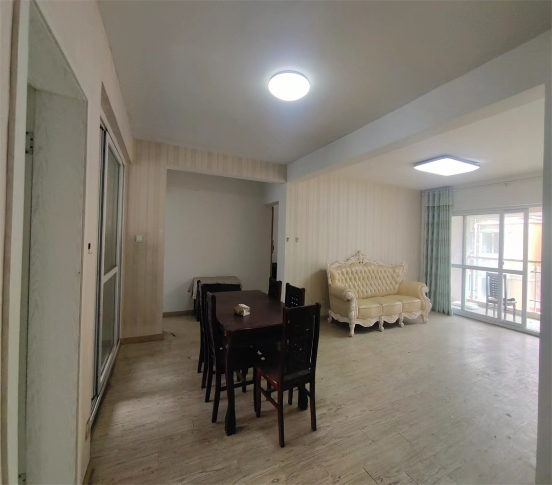 东大城市花园 3室2厅1卫 122.30m&sup2;