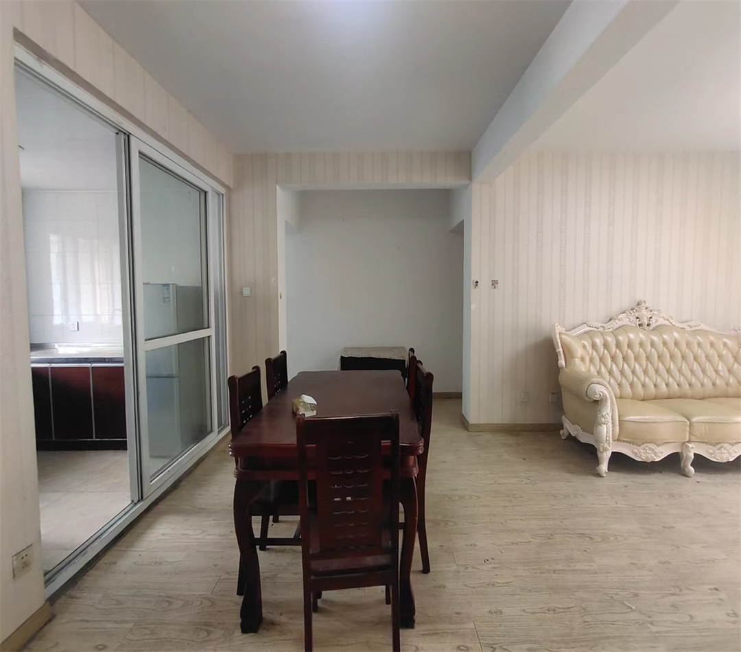 东大城市花园 3室2厅1卫 122.30m&sup2;