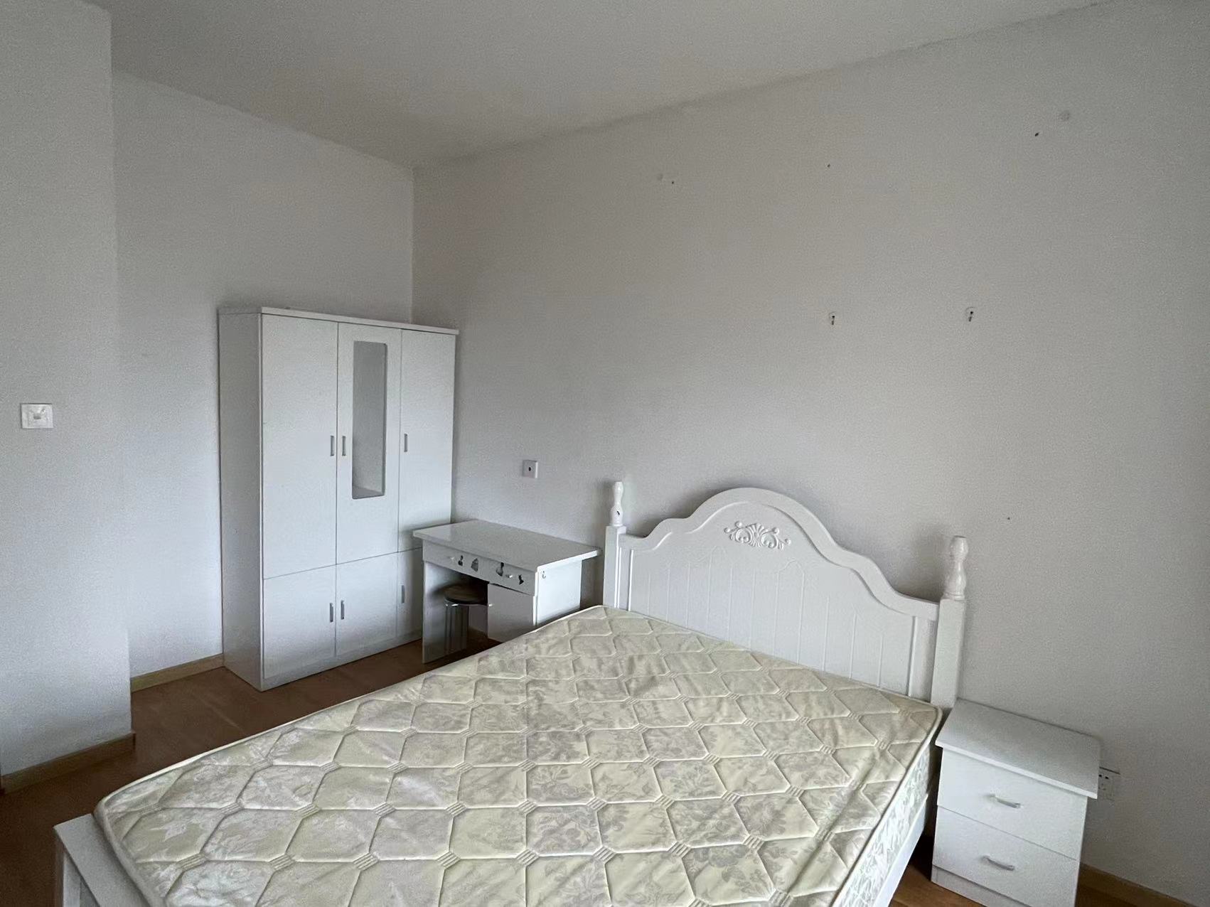 华强城 3室2厅1卫 108m&sup2;