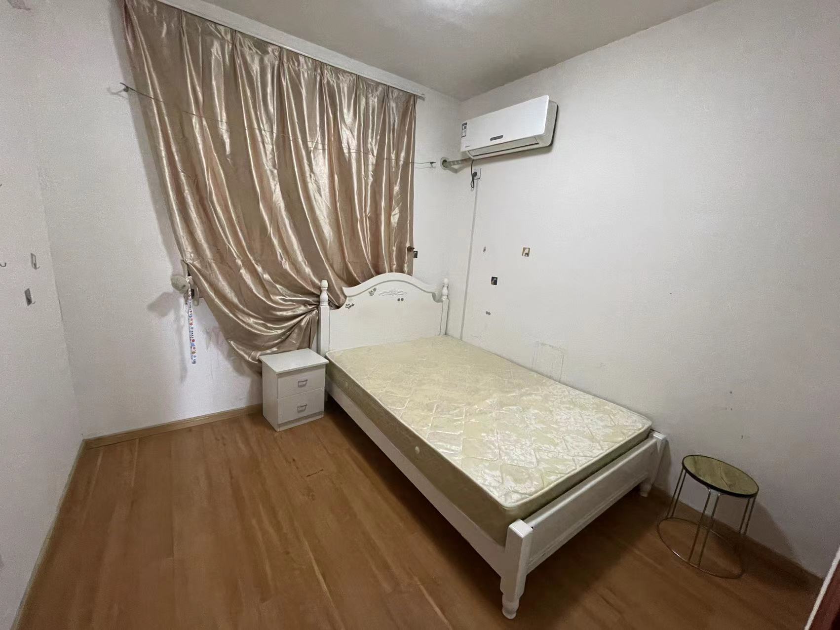 华强城 3室2厅1卫 108m&sup2;