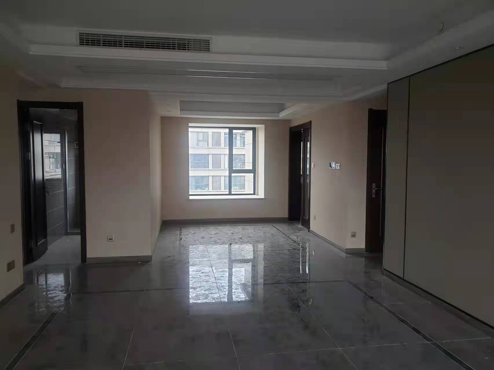 远创樾府 4室2厅2卫 130m&sup2;