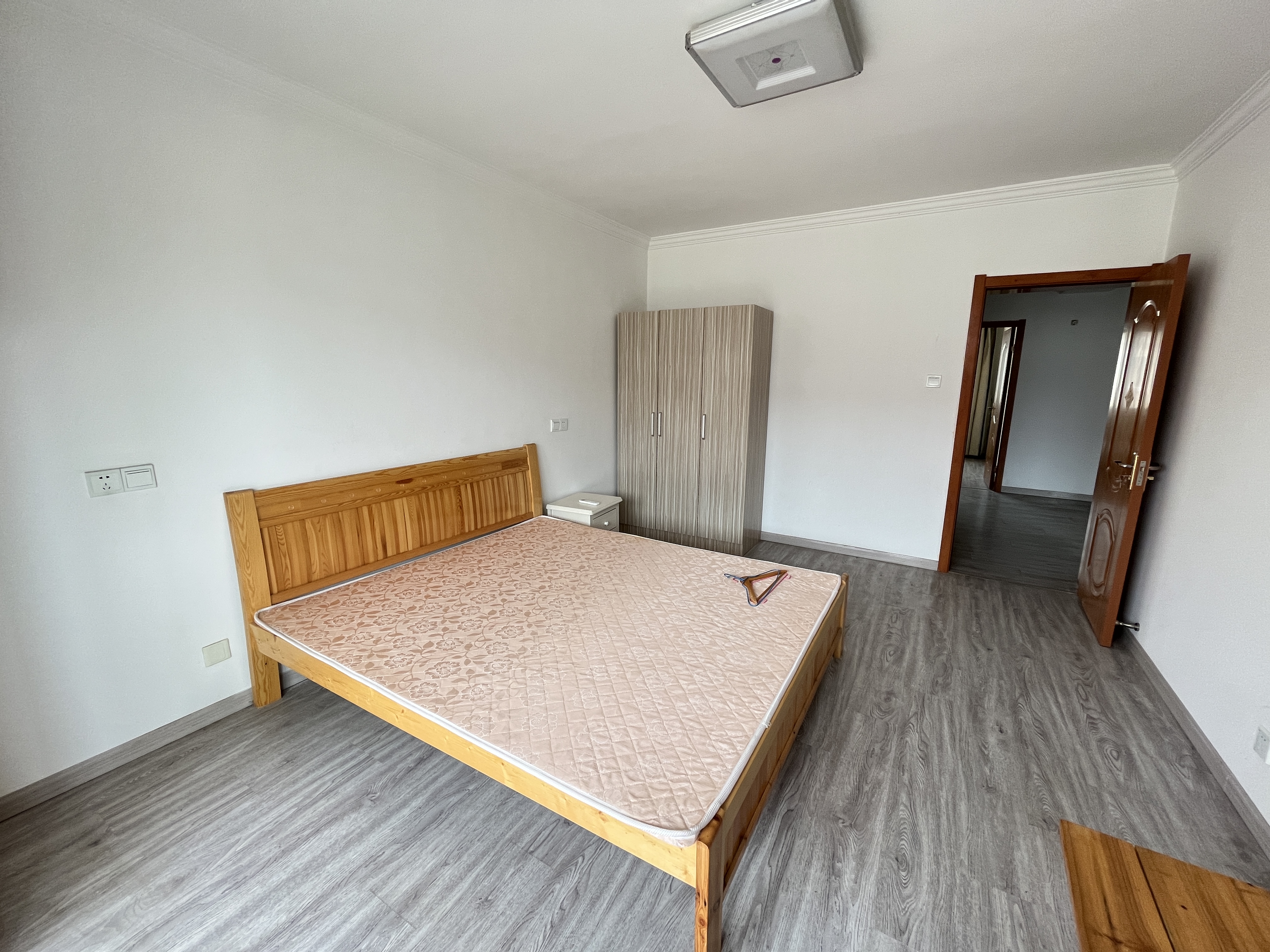 新开苑 3室2厅1卫 100m&sup2;