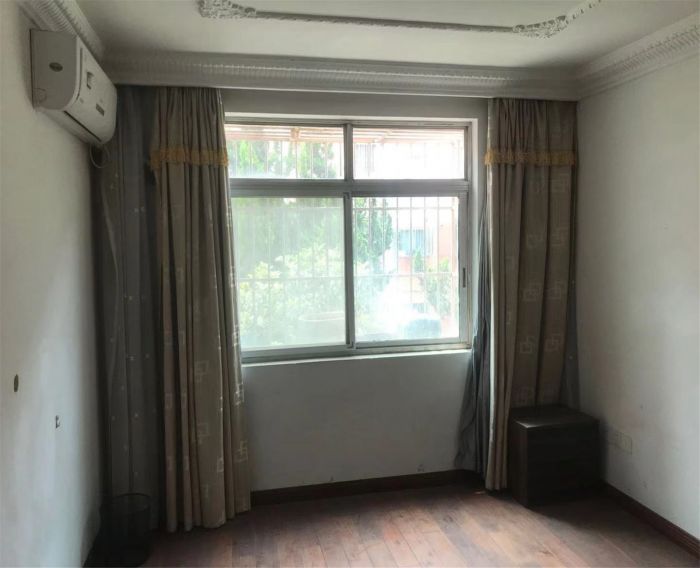 文峰新村 3室2厅1卫 128m&sup2;