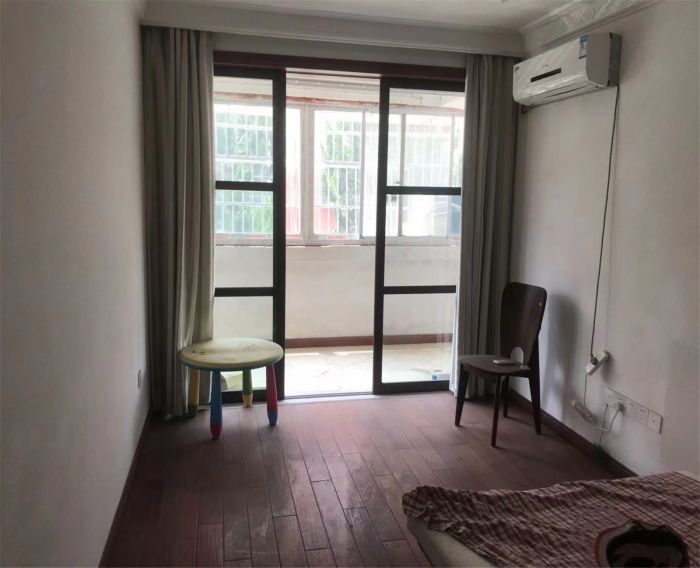 文峰新村 3室2厅1卫 128m&sup2;