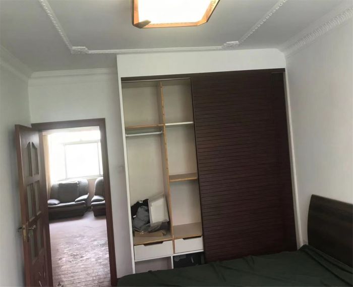 文峰新村 3室2厅1卫 128m&sup2;