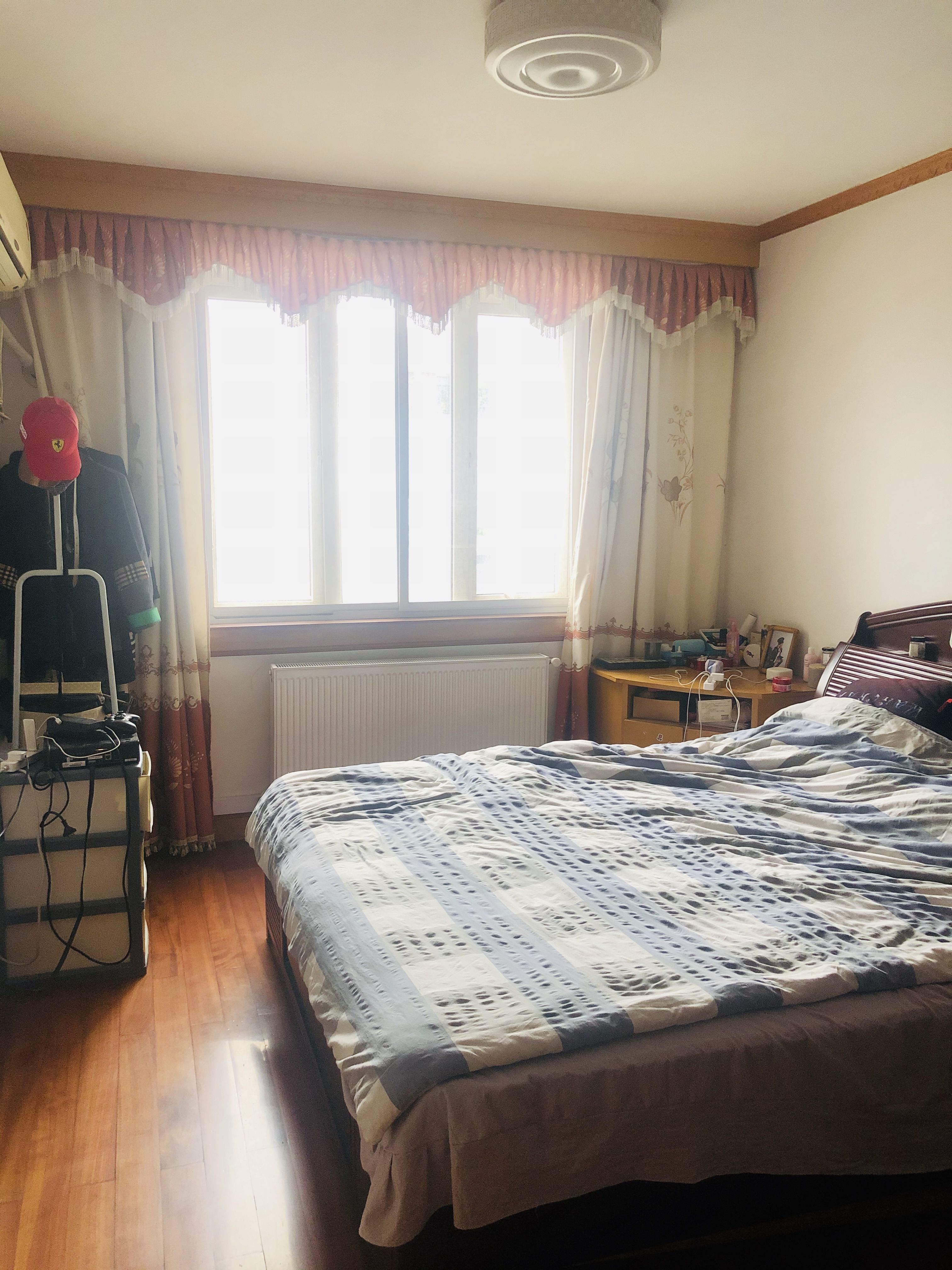 教育新村 3室2厅2卫 159m&sup2;