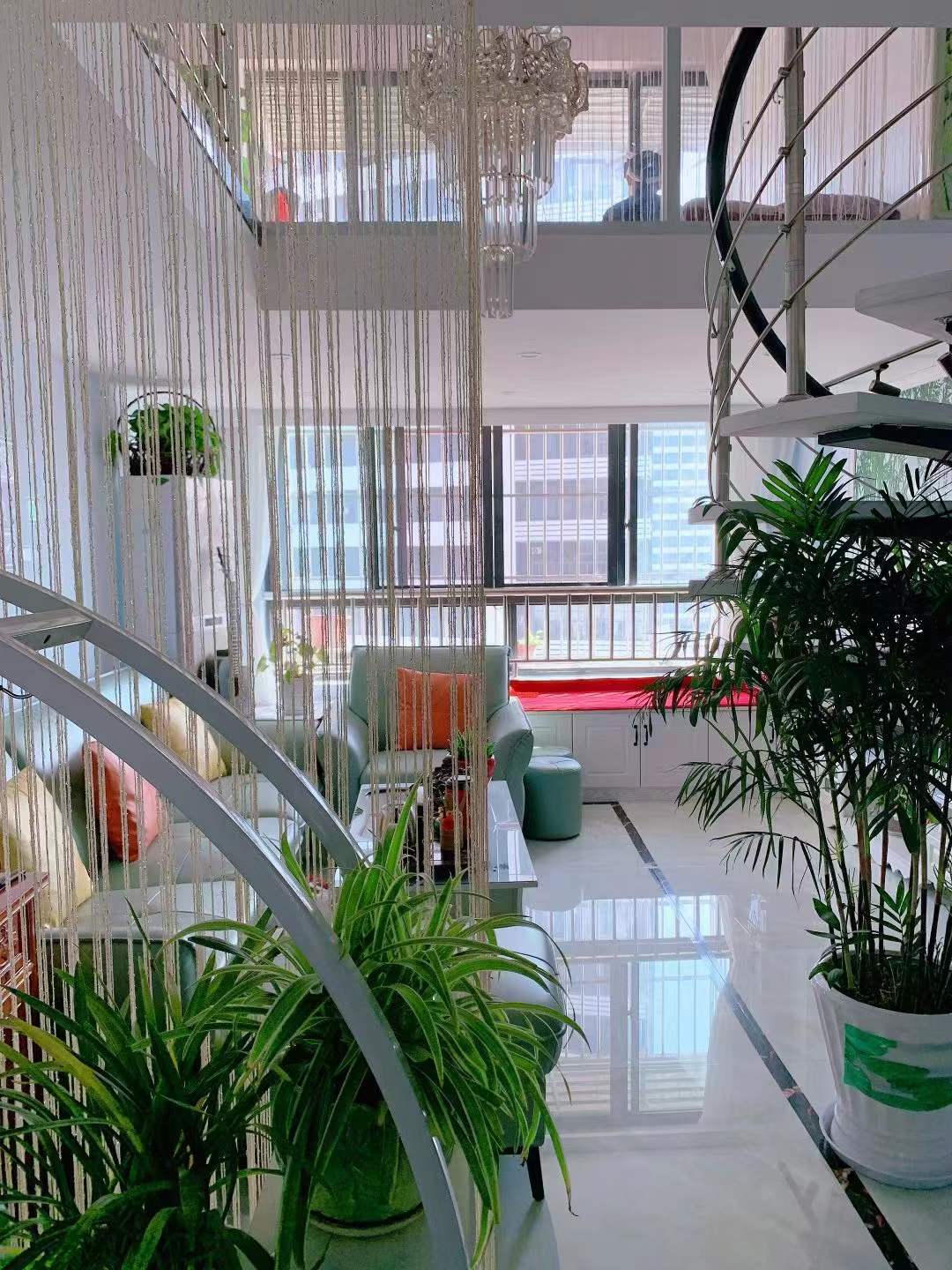 鸿运大厦 3室1厅1卫 67m&sup2;