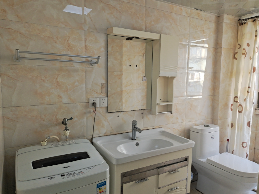 唐人公寓 5室3厅3卫 325m²