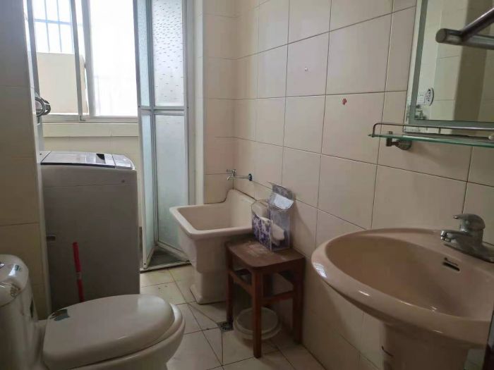 唐人公寓 5室3厅3卫 325m²