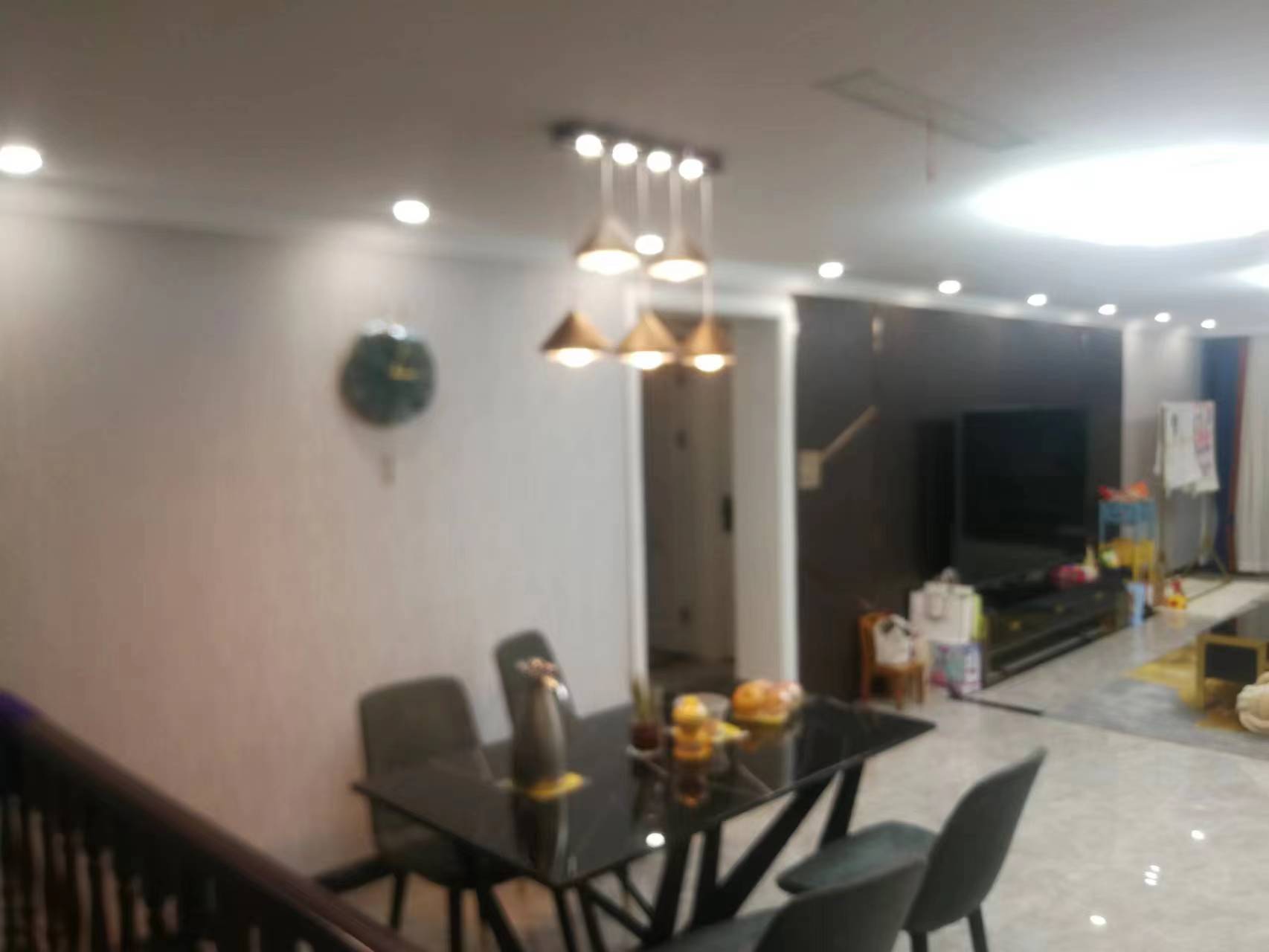 唐人公寓 5室3厅3卫 325m²