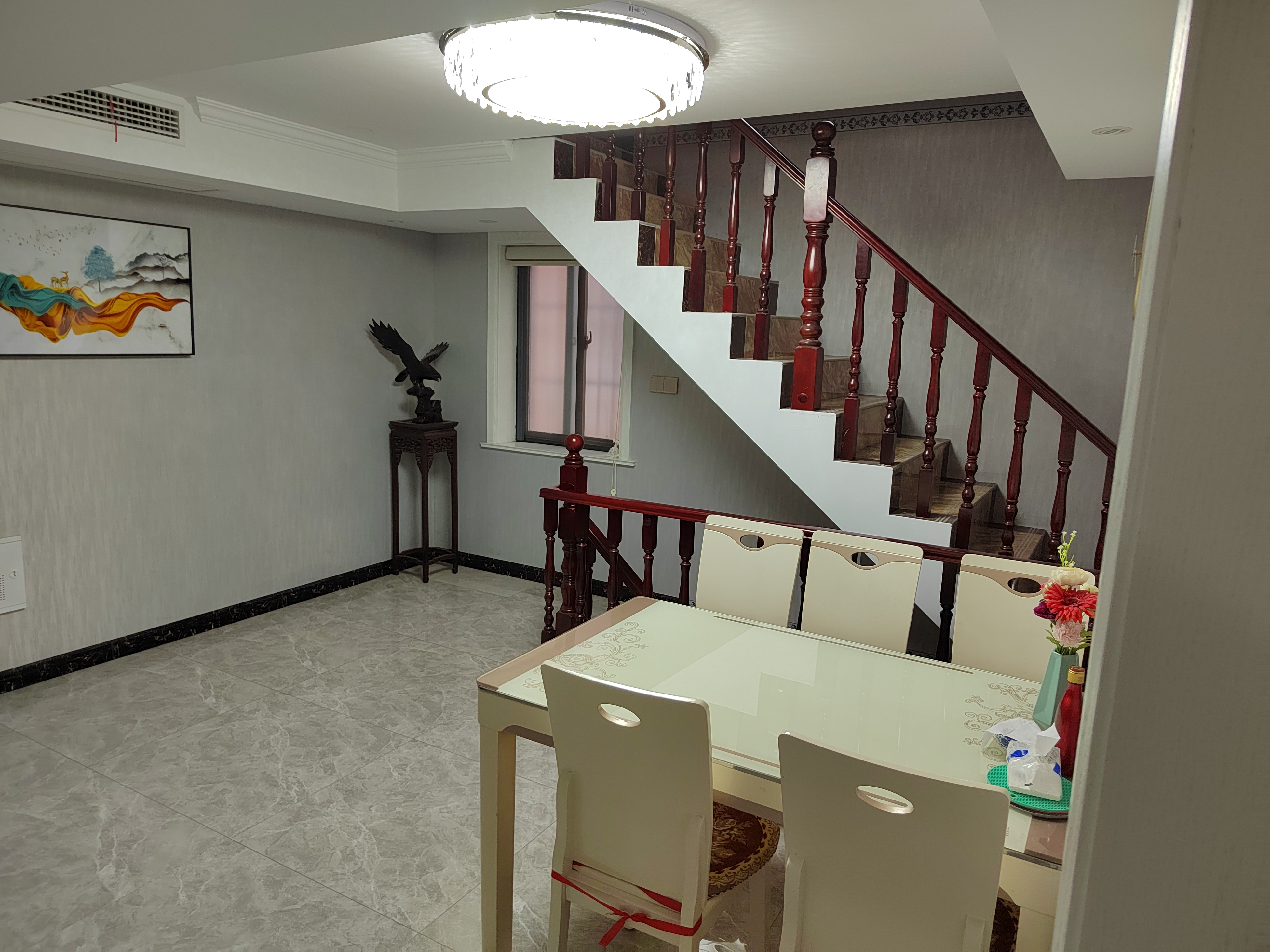 唐人公寓 5室3厅3卫 325m²