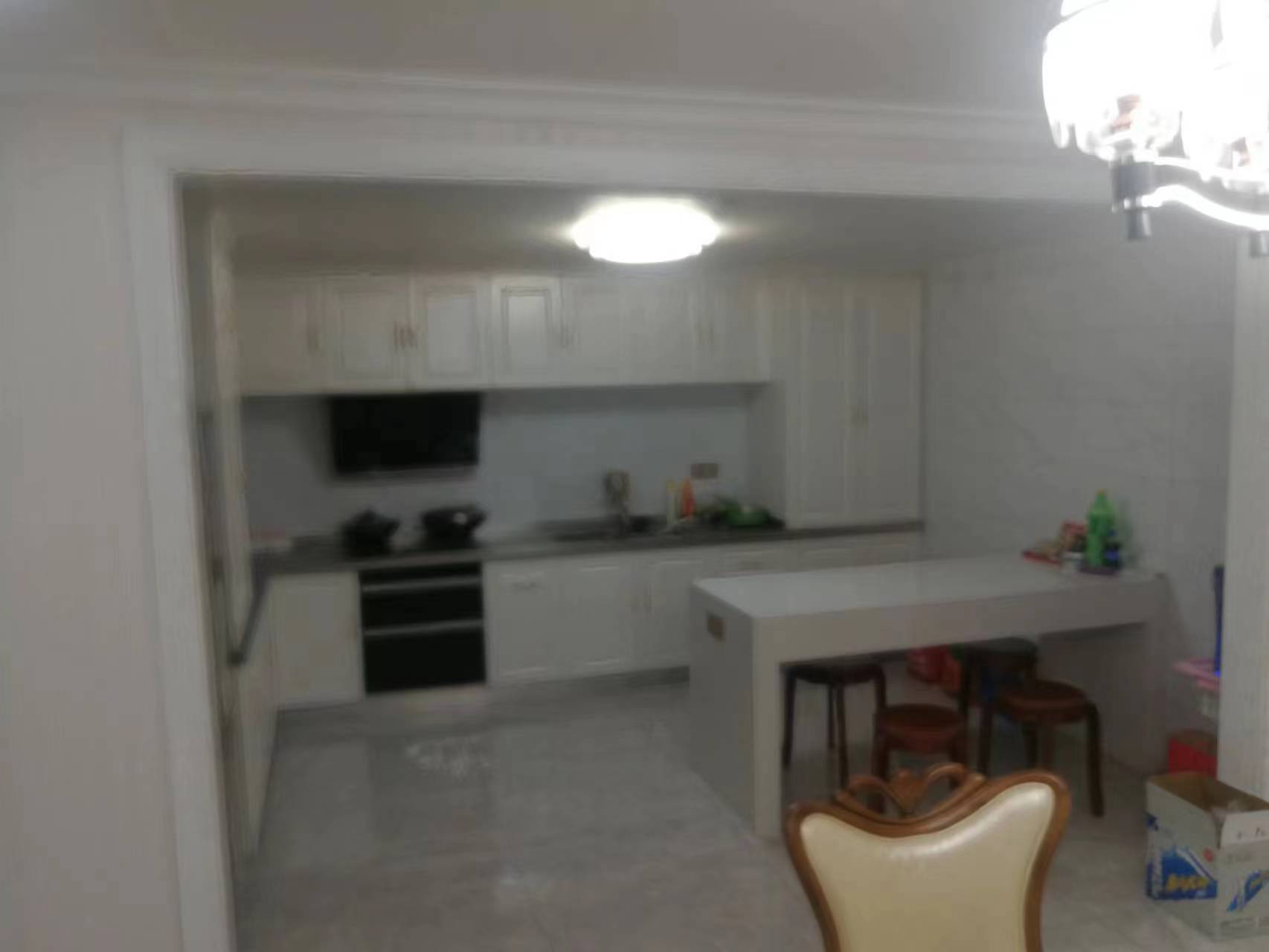 唐人公寓 5室3厅3卫 325m²