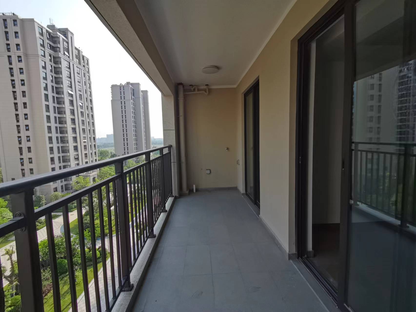 中海上东区 3室2厅2卫 127m&sup2;