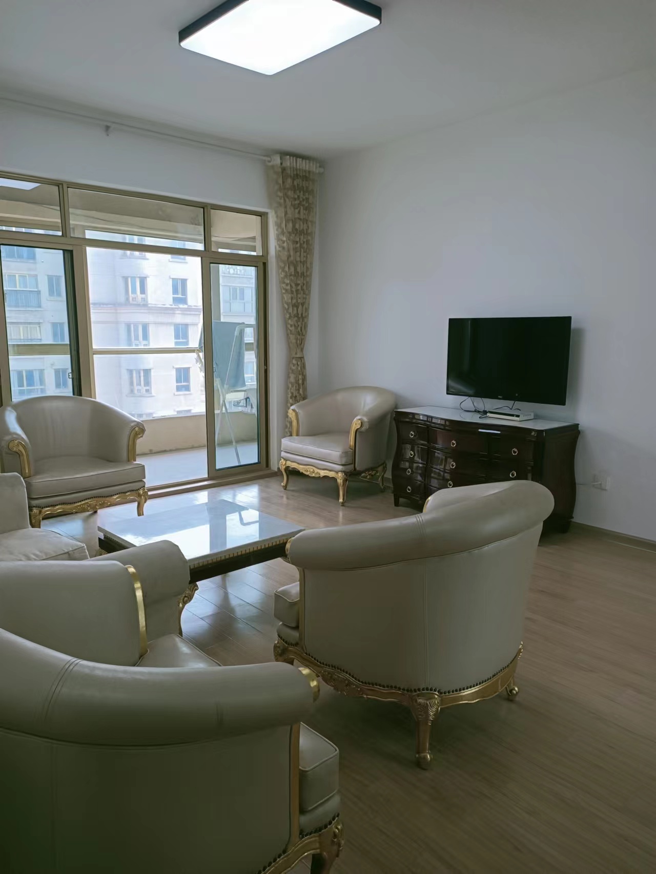 恒盛豪庭 3室2厅1卫 133.00m²
