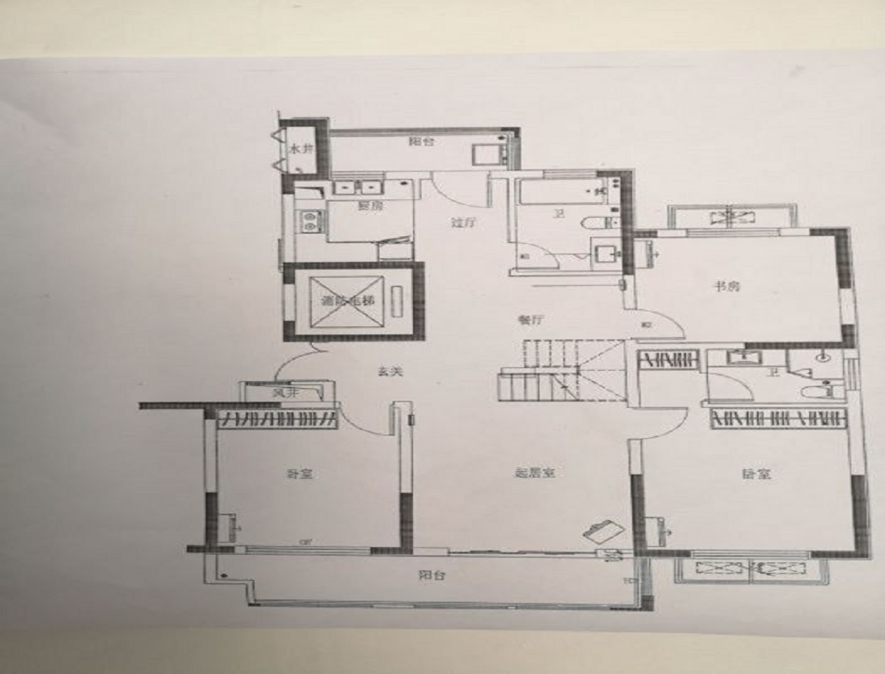 红星嘉苑 4室2厅2卫 139m&sup2;