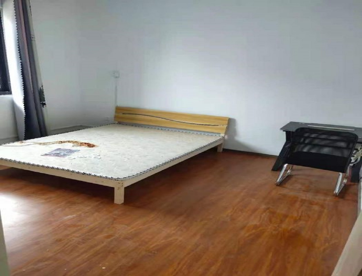 红星嘉苑 4室2厅2卫 139m&sup2;