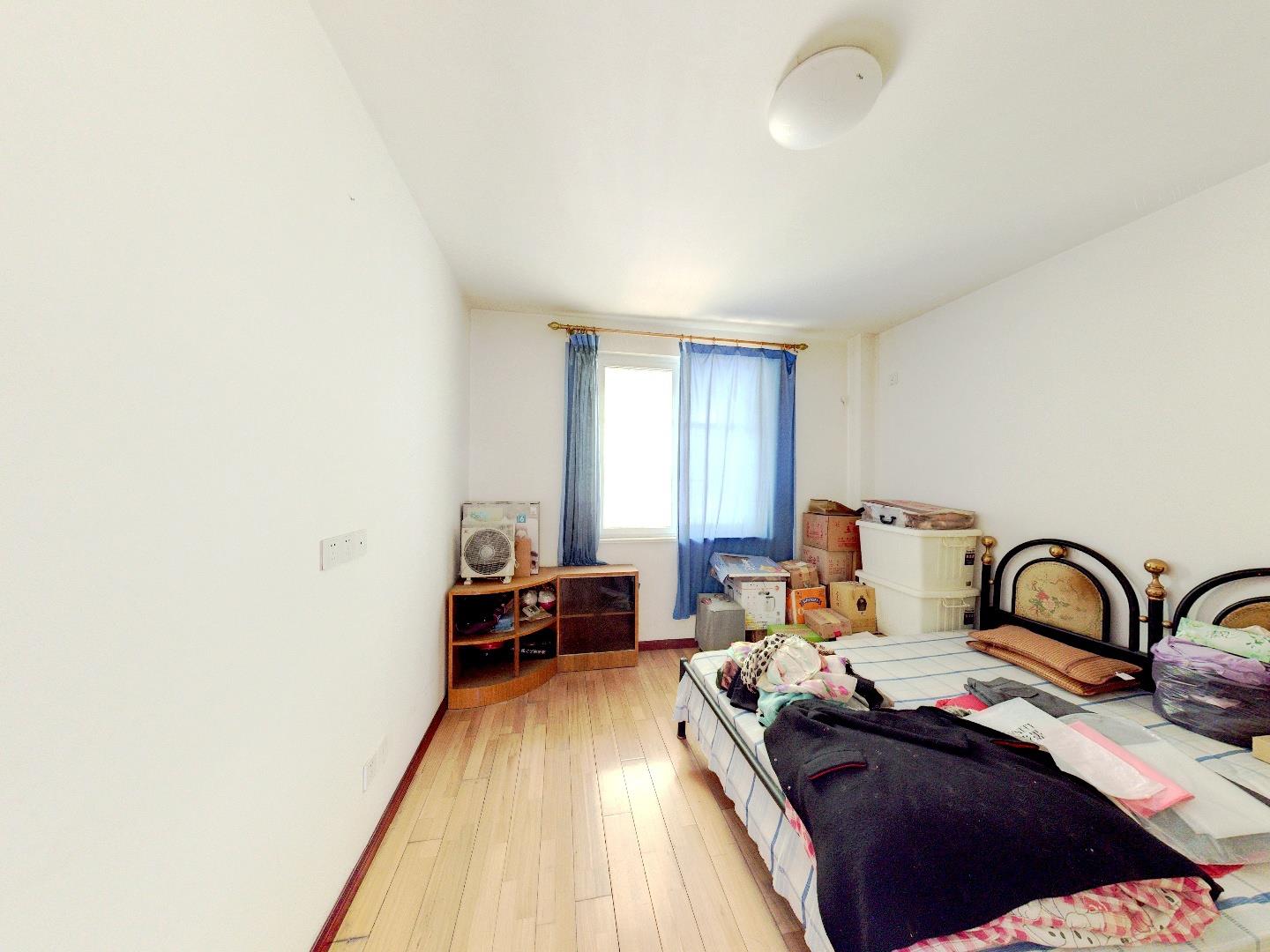 启秀星河城 5室3厅2卫 226.00m&sup2;