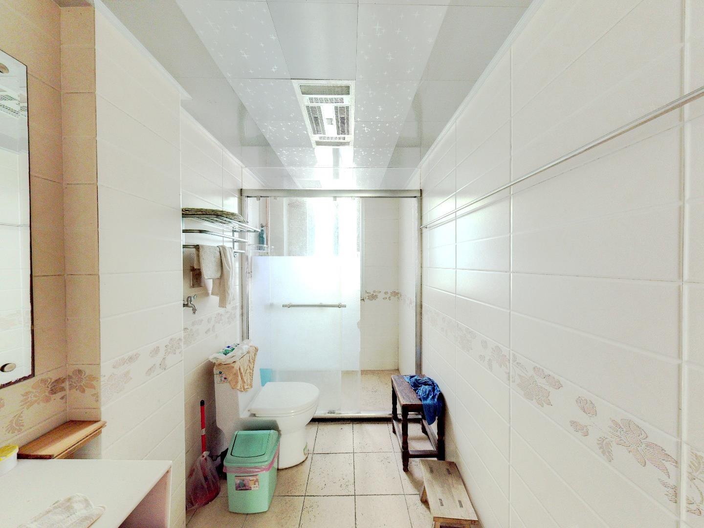 启秀星河城 5室3厅2卫 226.00m&sup2;