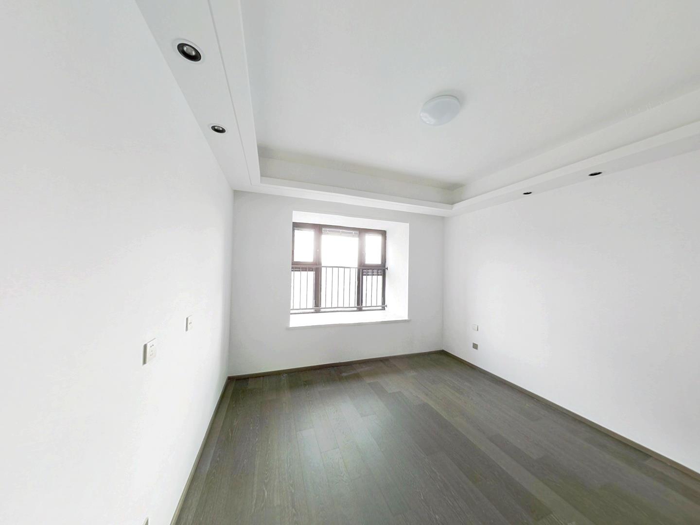 珑府 4室2厅2卫 143m&sup2;