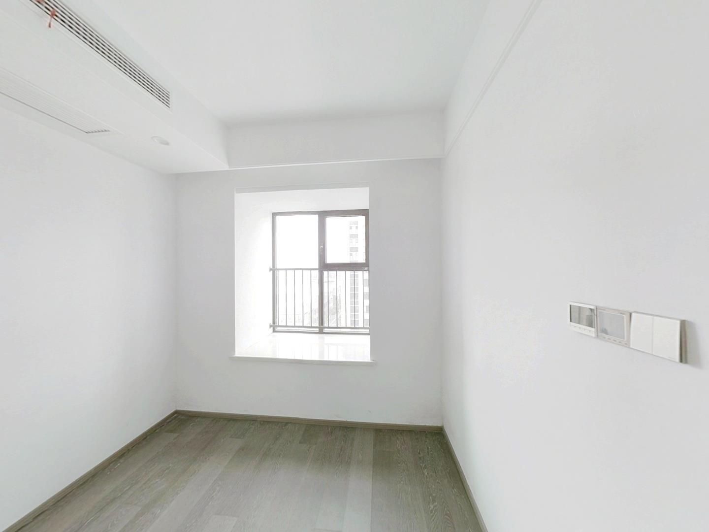 珑府 4室2厅2卫 143m&sup2;