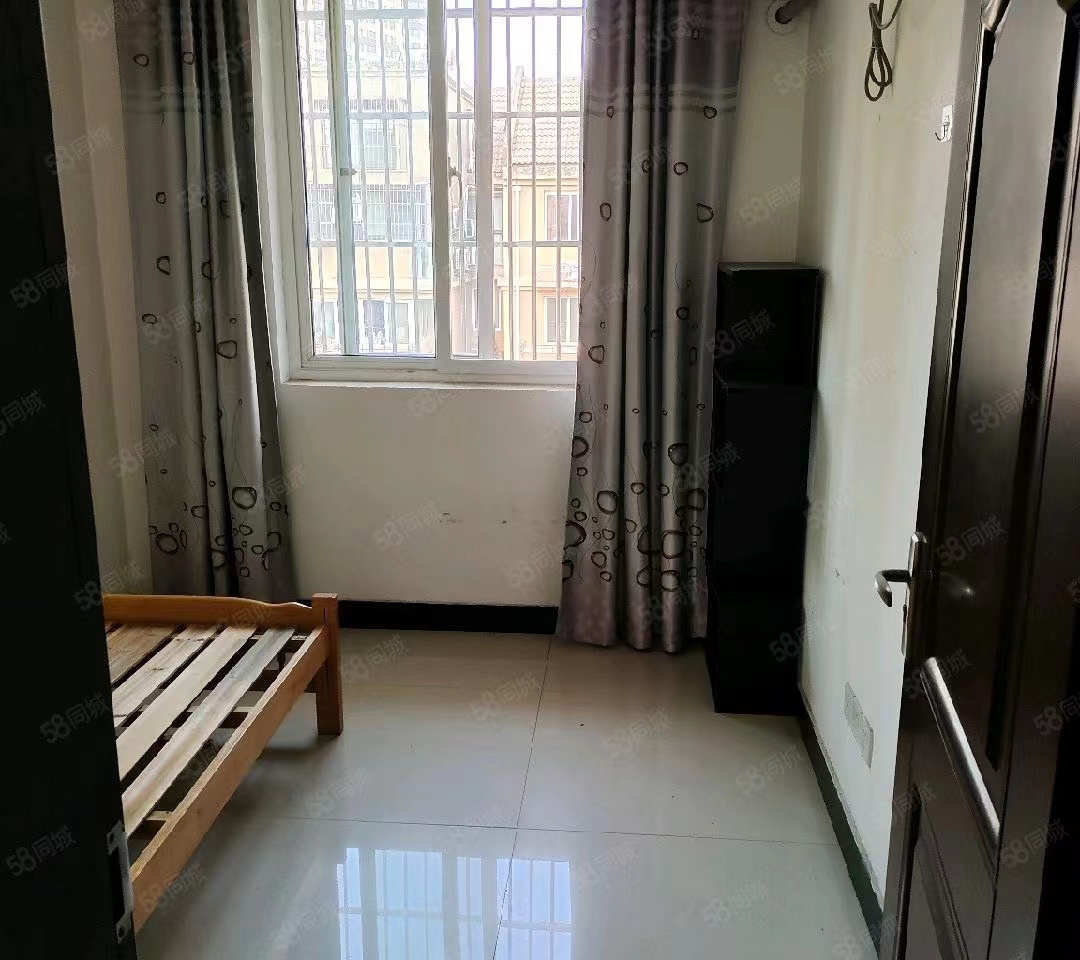 紫东花苑 2室1厅1卫 60m&sup2;