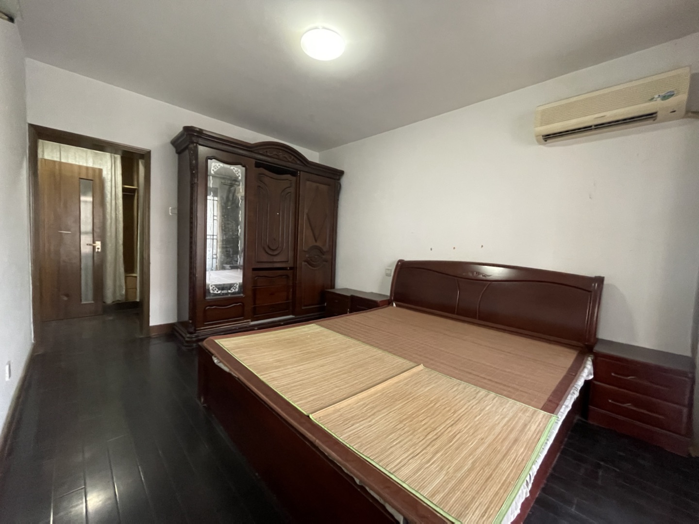 五一新村 3室2厅1卫 114m&sup2;