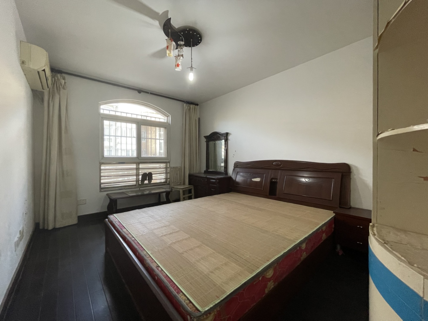 五一新村 3室2厅1卫 114m&sup2;