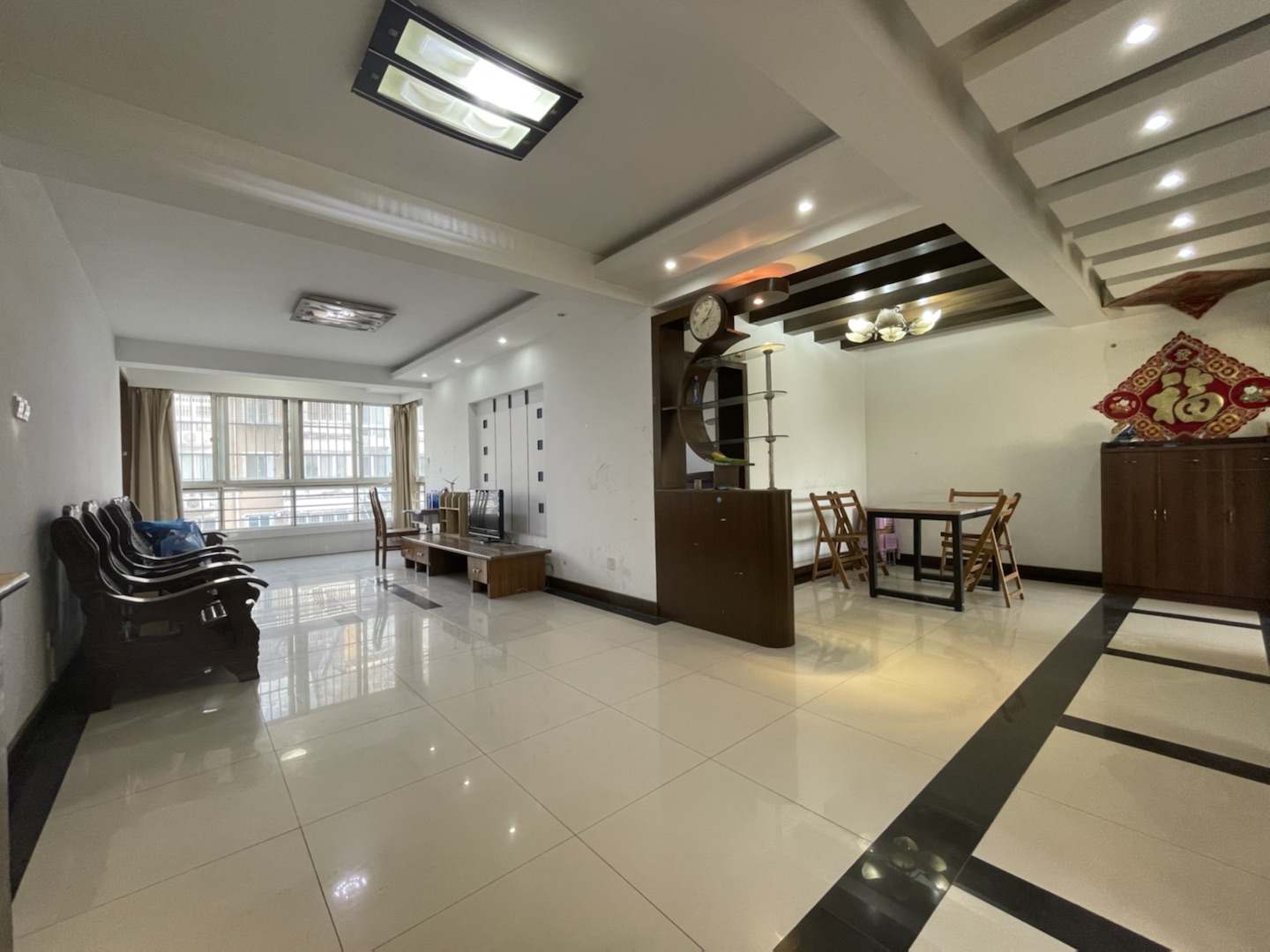 五一新村 3室2厅1卫 114m&sup2;