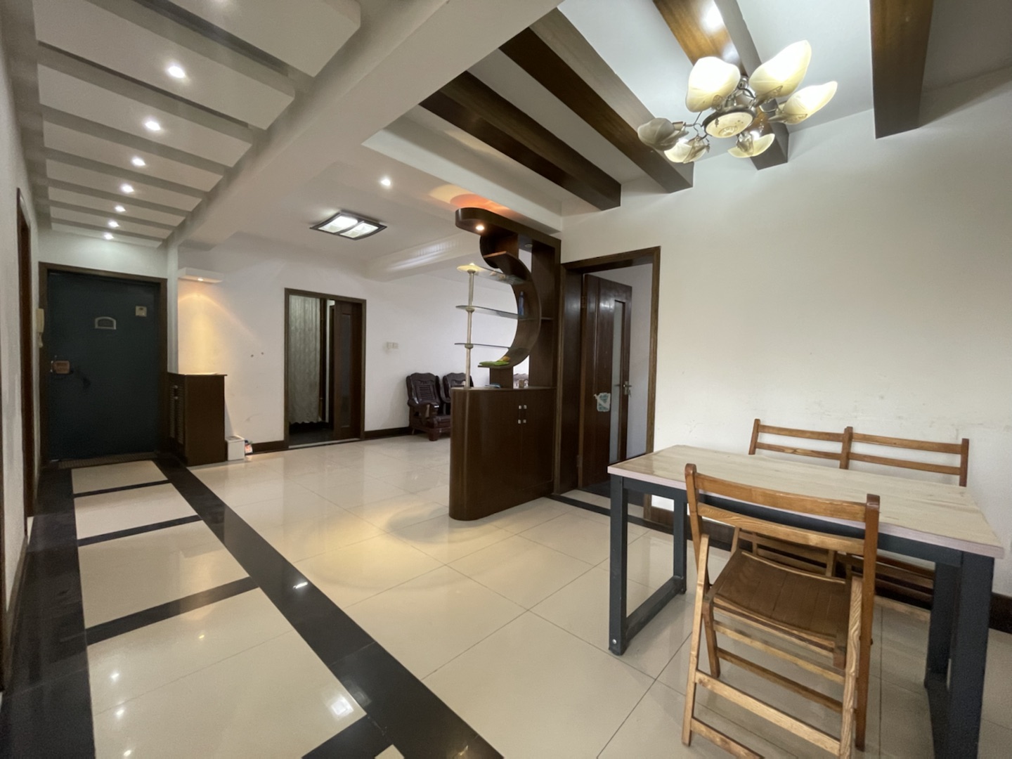 五一新村 3室2厅1卫 114m&sup2;