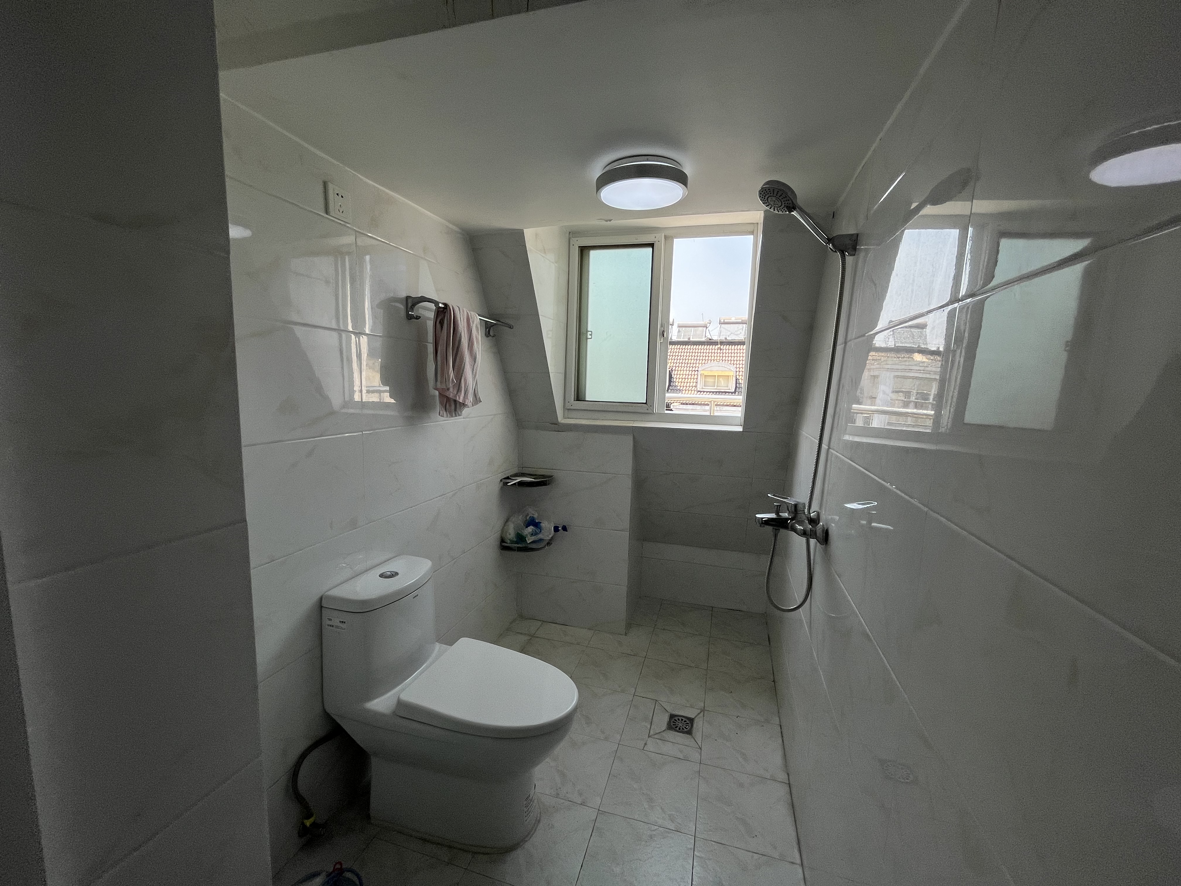 天馨花苑 5室2厅2卫 136.99m²