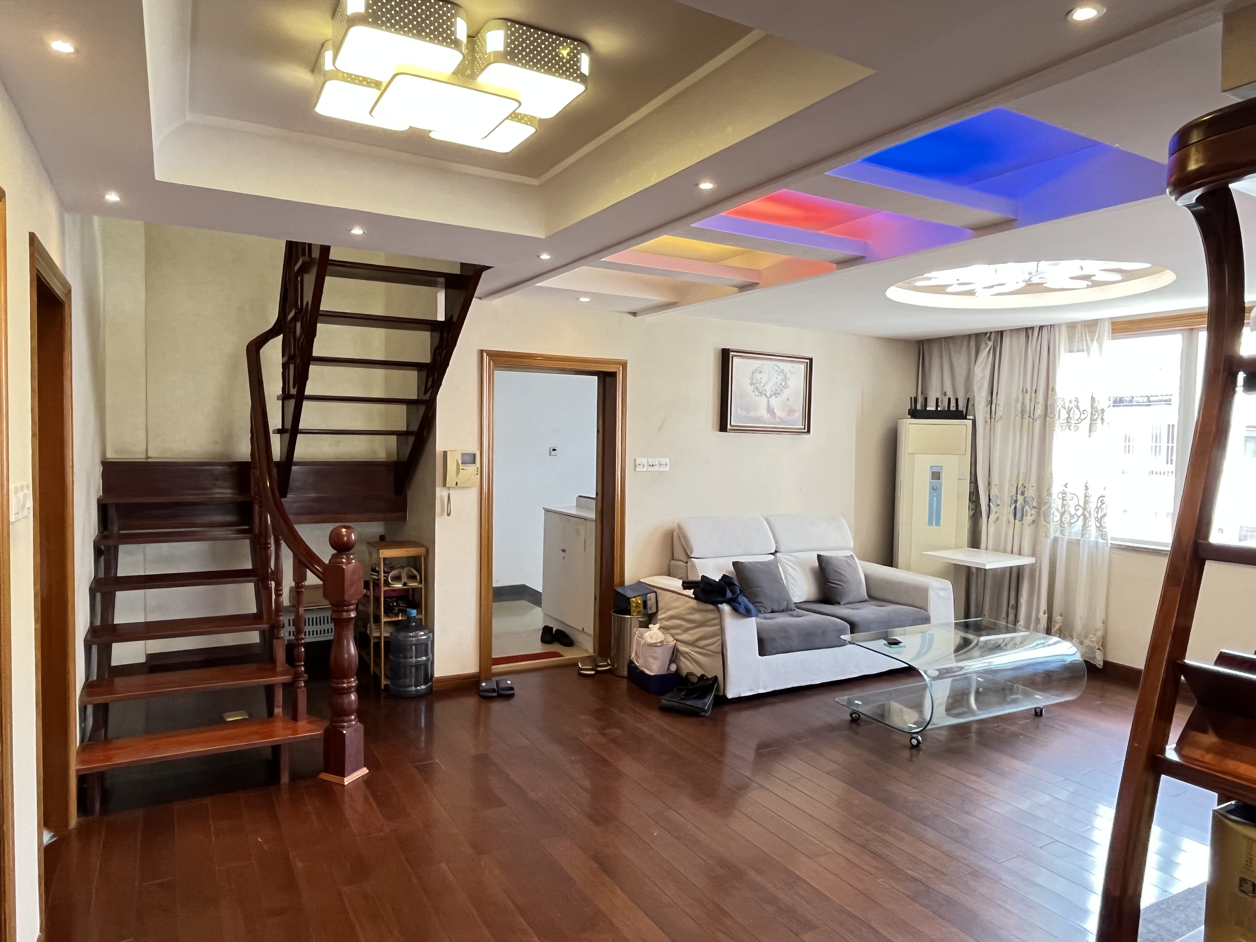 天馨花苑 5室2厅2卫 136.99m²