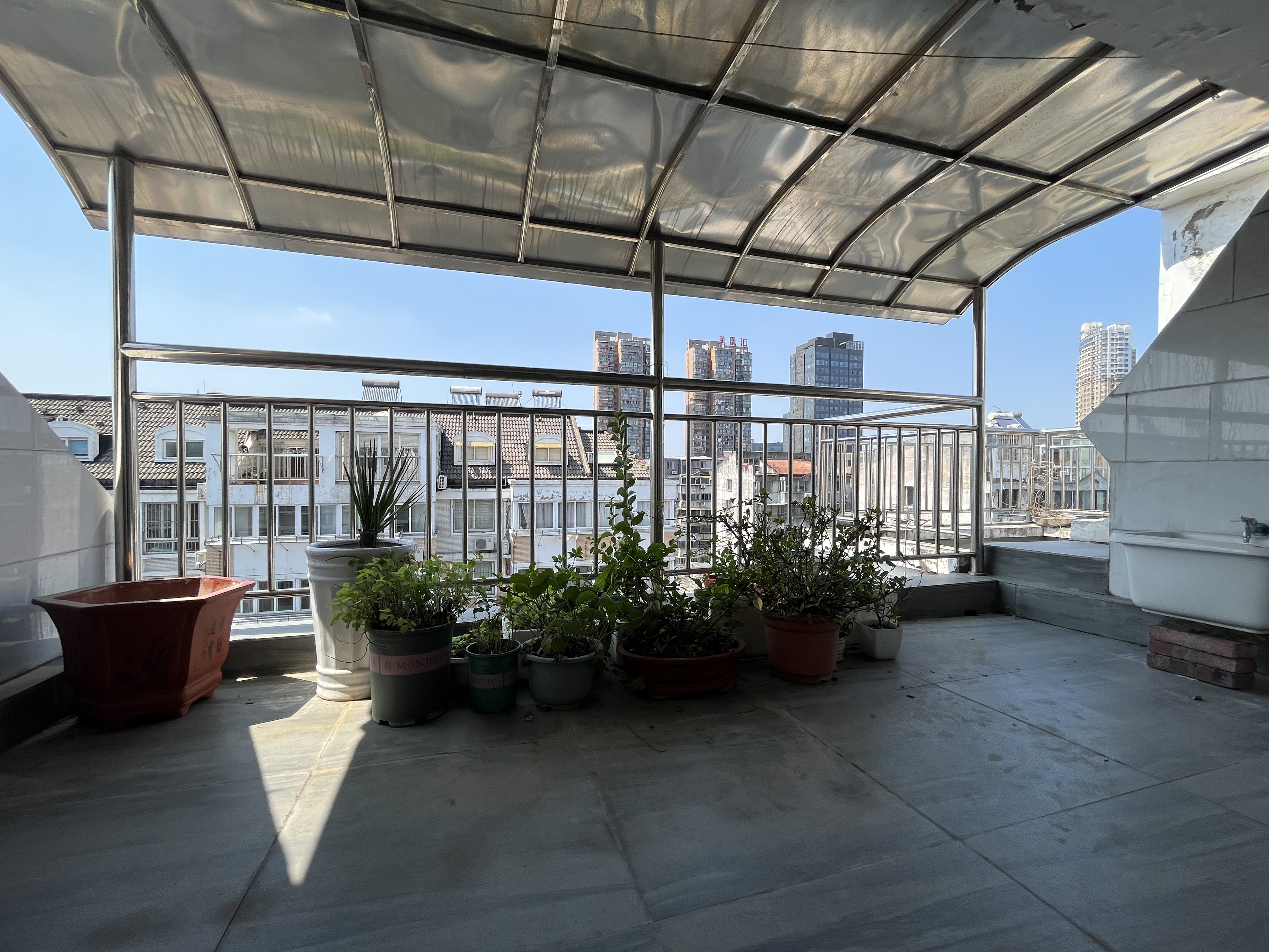 天馨花苑 5室2厅2卫 136.99m²