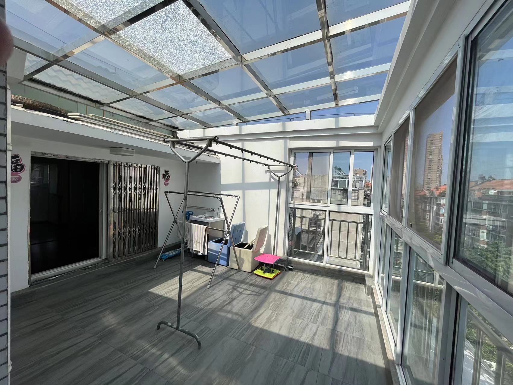 天馨花苑 5室2厅2卫 136.99m²