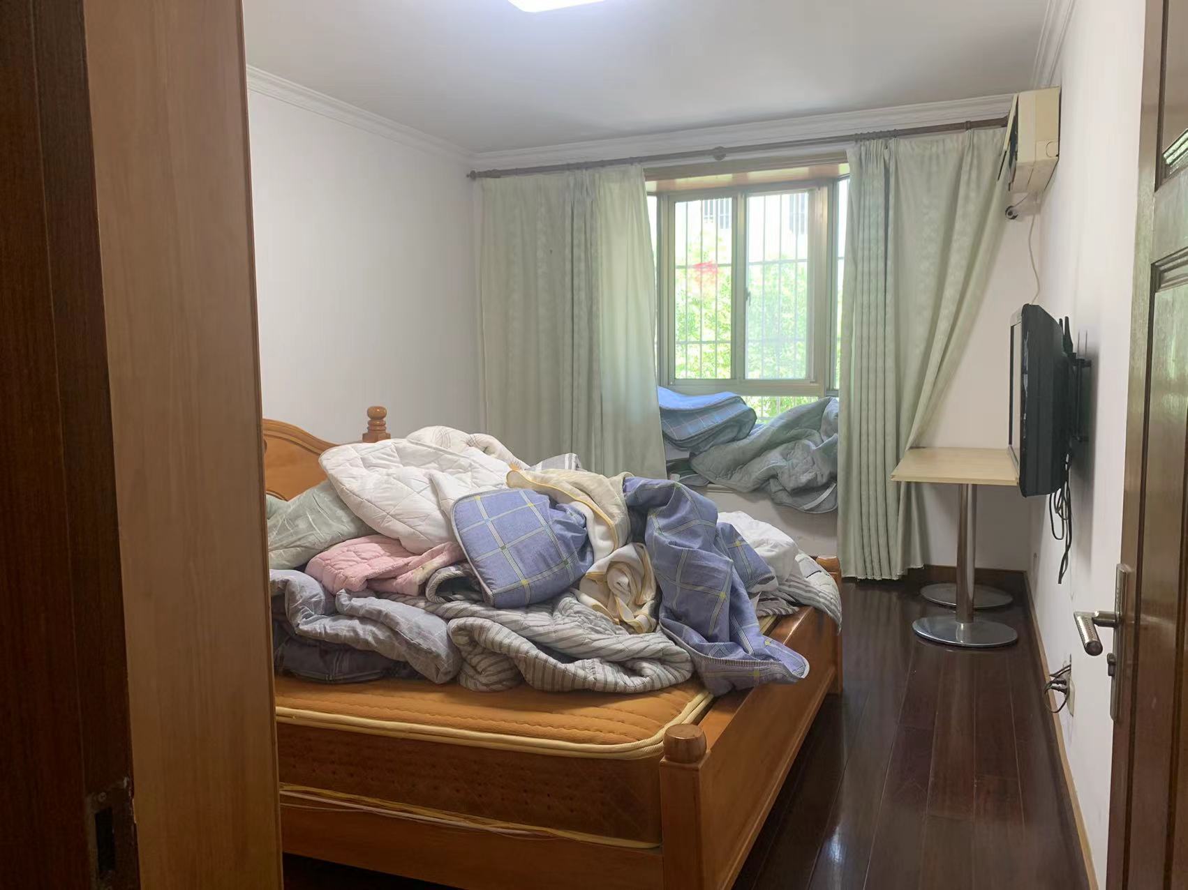 怡安花苑 3室2厅1卫 149m&sup2;