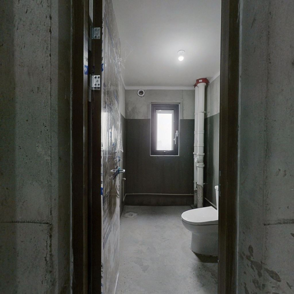 保利香槟国际 4室2厅2卫 142.41m&sup2;
