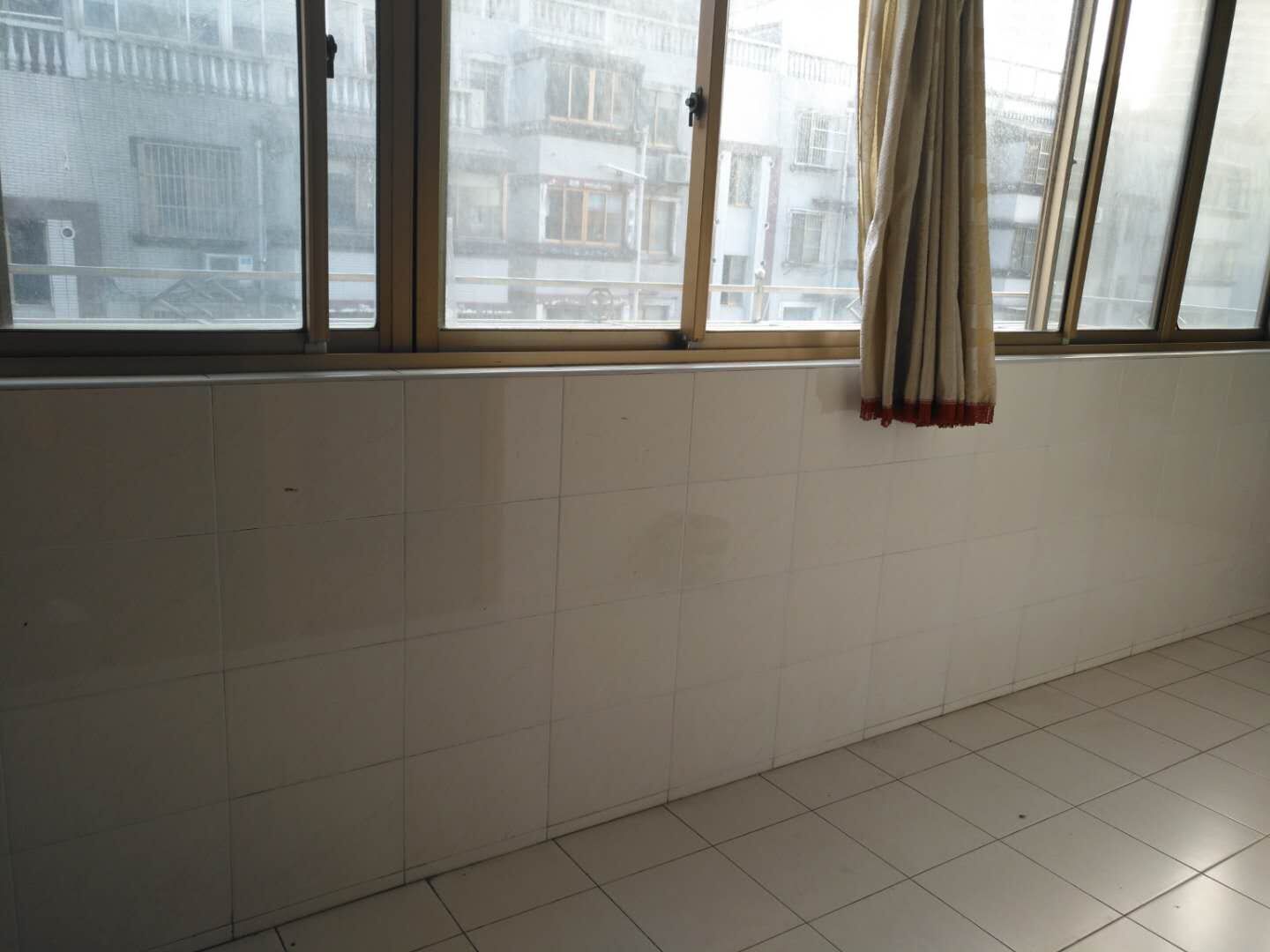 天都花苑 2室2厅1卫 110m&sup2;