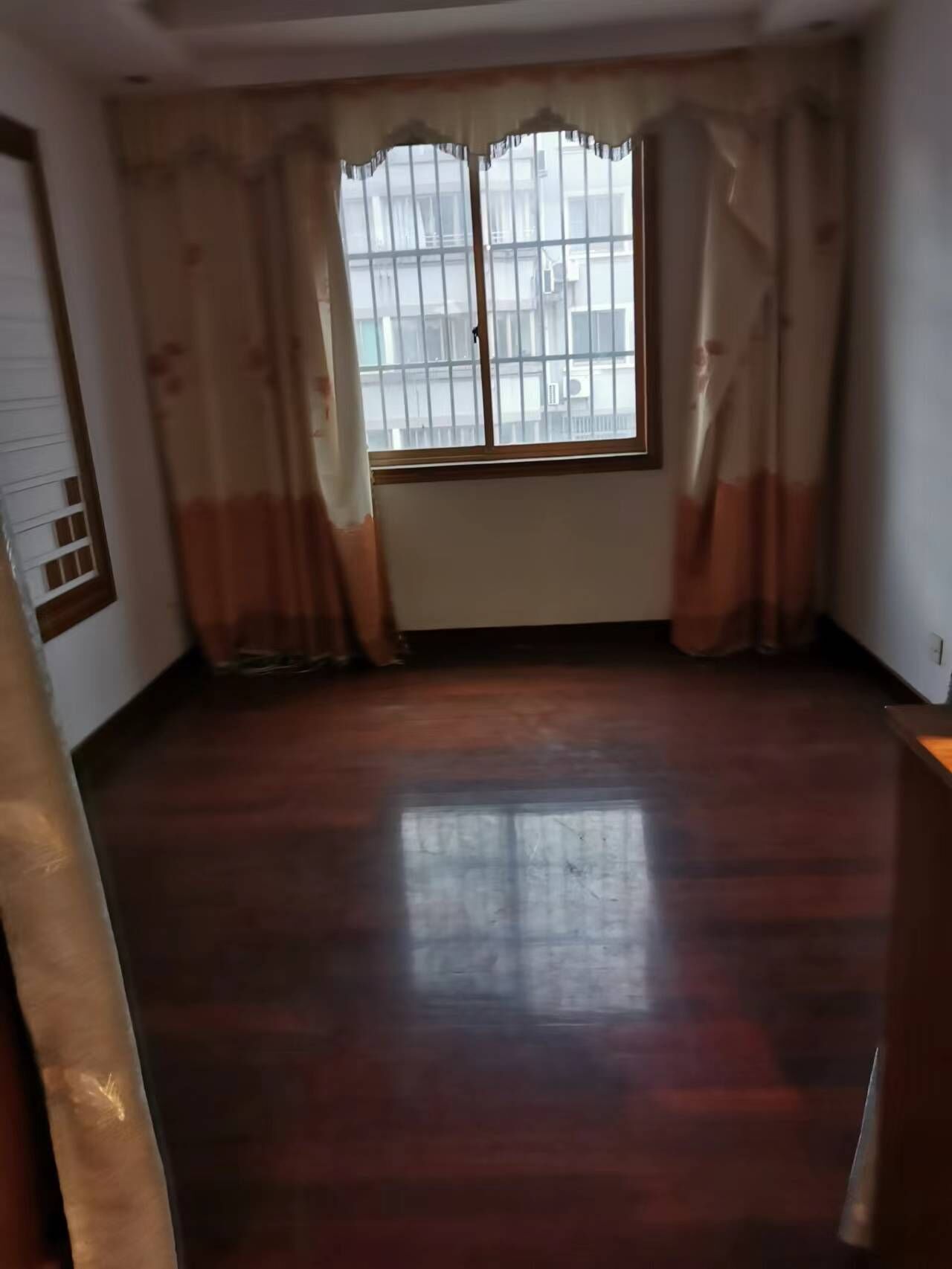 天都花苑 2室2厅1卫 110m&sup2;