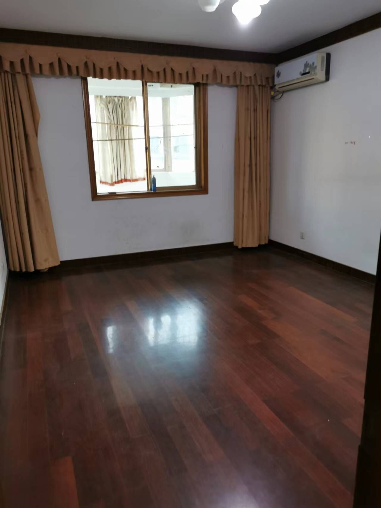 天都花苑 2室2厅1卫 110m&sup2;