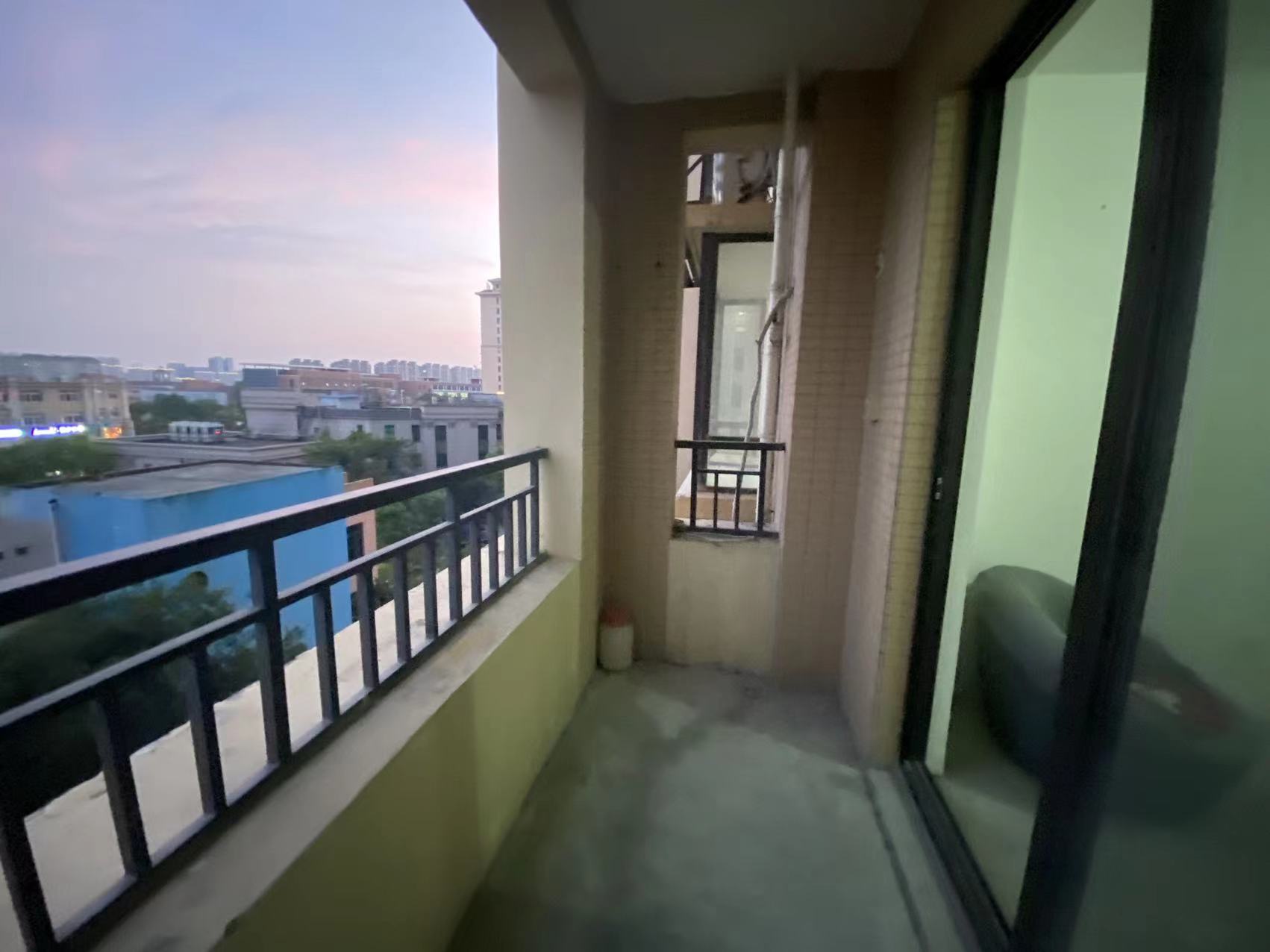 德诚&middot;翰景园 2室2厅1卫 85m&sup2;