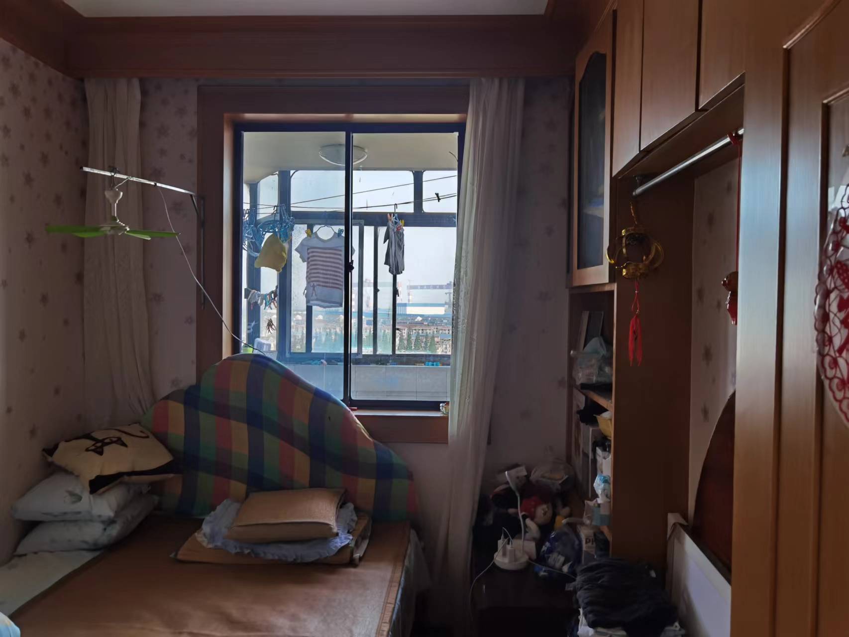 华能大厦 2室1厅1卫 67m&sup2;