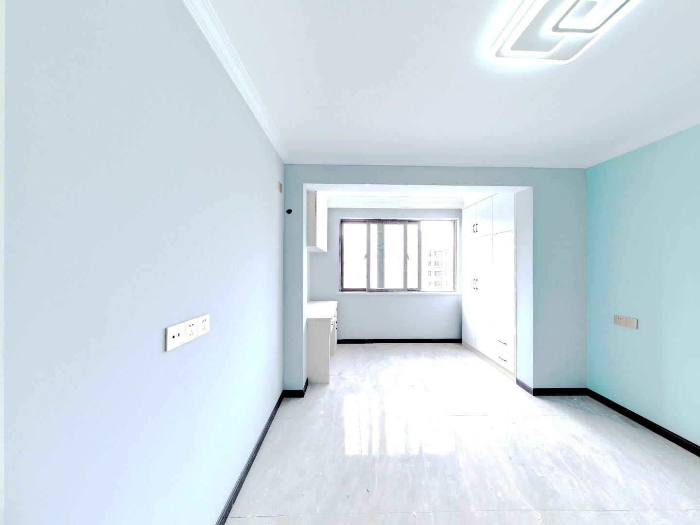 世家花园 1室1厅1卫 68.28m&sup2;