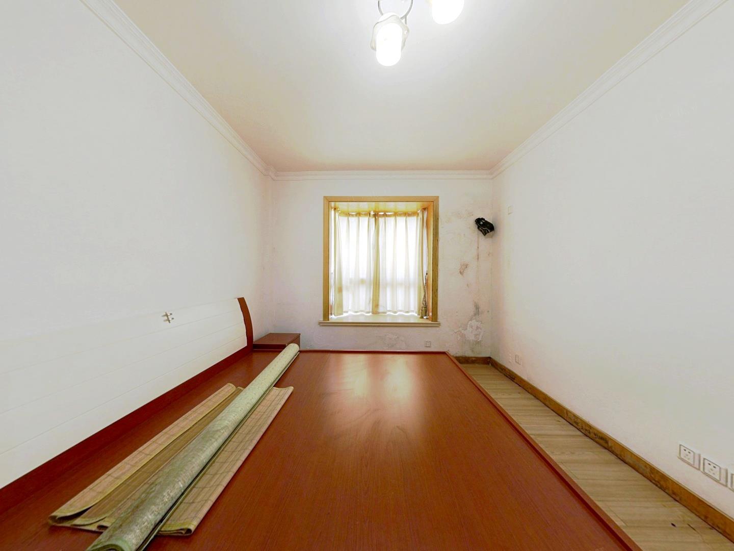 德诚嘉园 3室2厅1卫 110.62m&sup2;